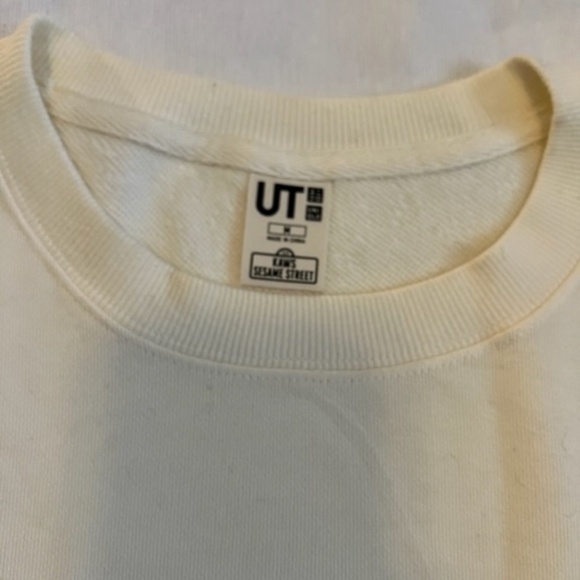 Uniqlo KAWS x Bert & Ernie Sweatshirt Sz Medium​​​​​​​​​​​​​​​​​​​​​​​​​​ - Picture 4 of 4